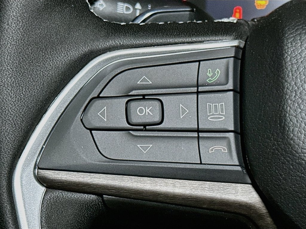 2027 Jeep Grand Cherokee Base