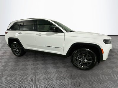 2027 Jeep Grand Cherokee Base
