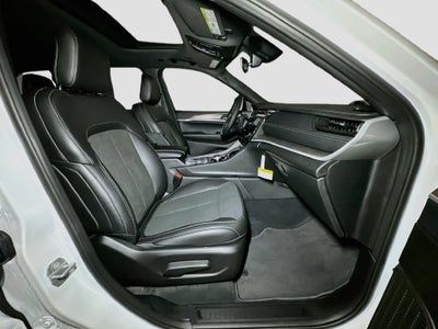 2027 Jeep Grand Cherokee Base