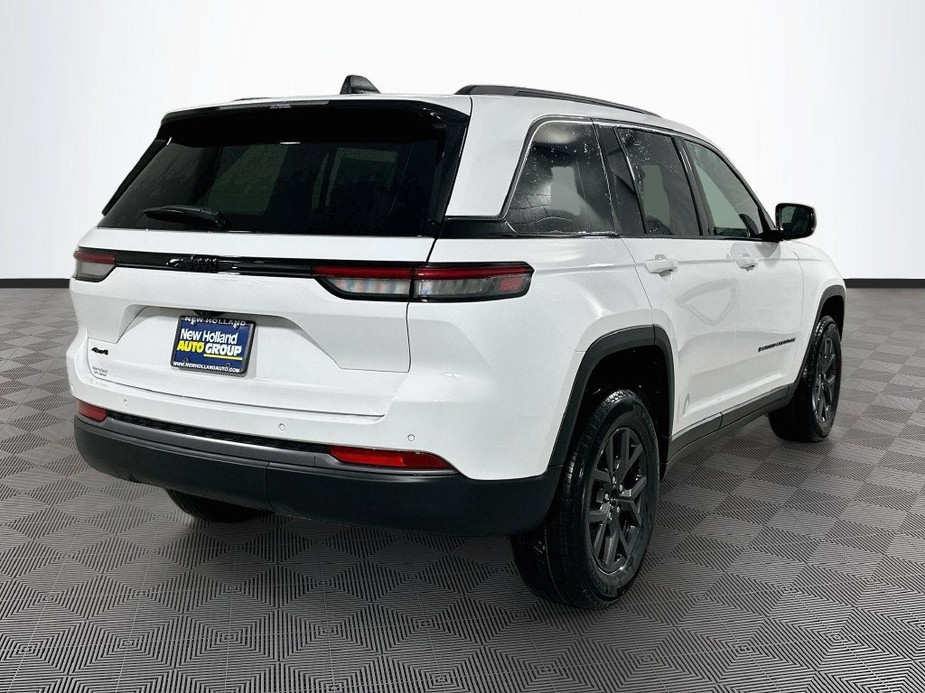 2027 Jeep Grand Cherokee Base