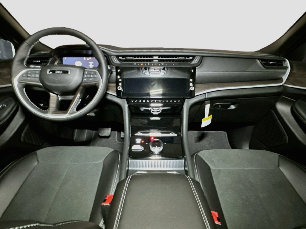 2027 Jeep Grand Cherokee Base