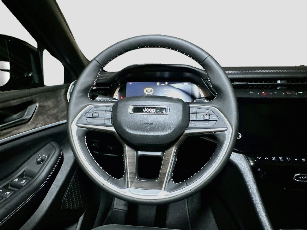 2027 Jeep Grand Cherokee Base