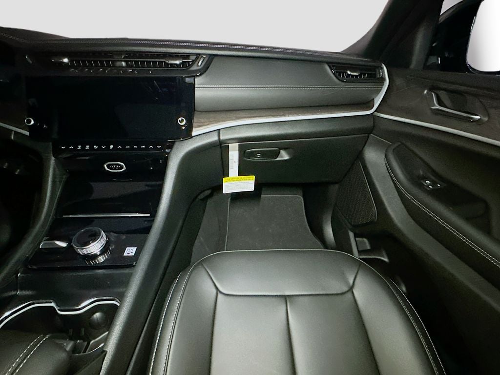 2026 Jeep Grand Cherokee Base
