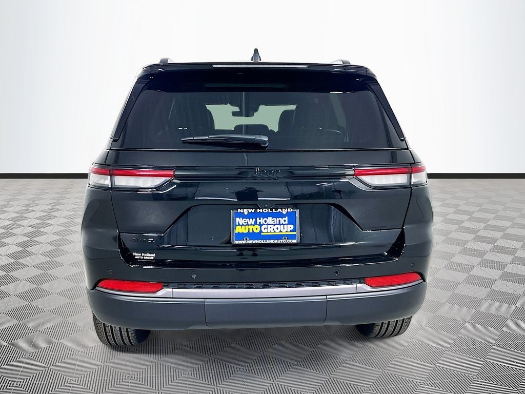 2026 Jeep Grand Cherokee Base