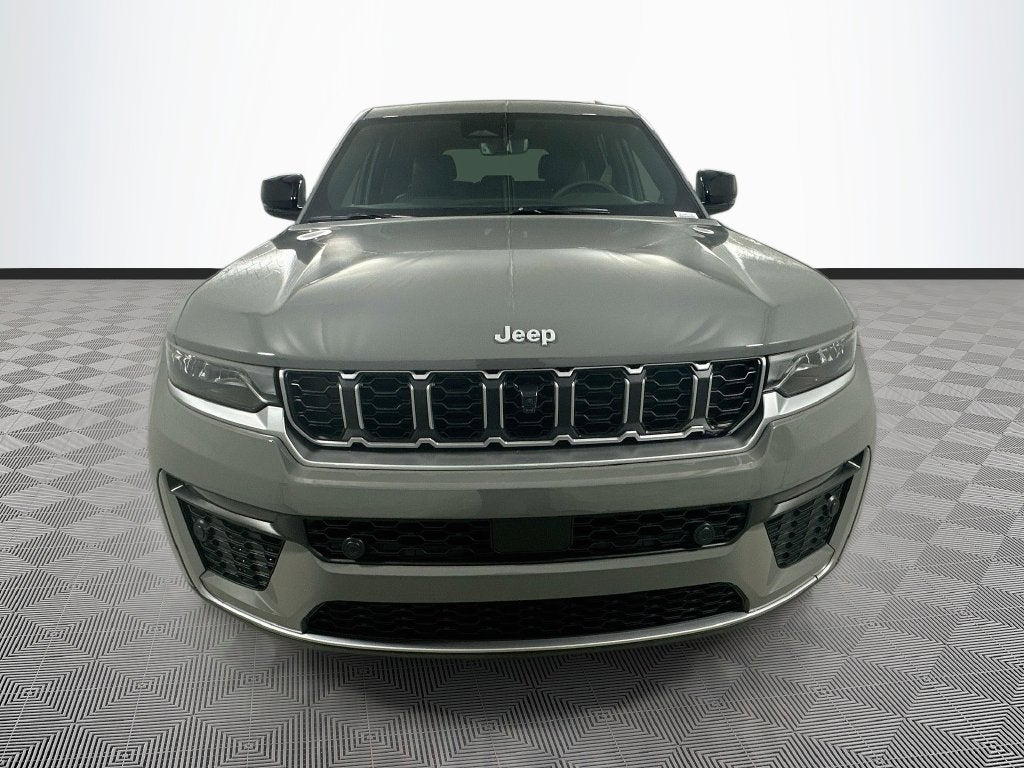 2027 Jeep Grand Cherokee Base