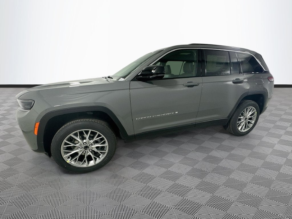 2027 Jeep Grand Cherokee Base