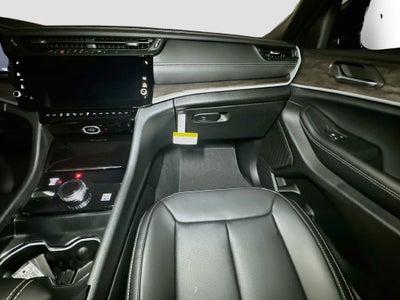 2027 Jeep Grand Cherokee Base