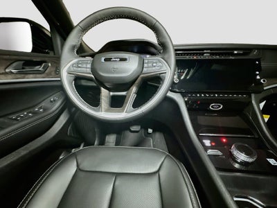 2027 Jeep Grand Cherokee Base