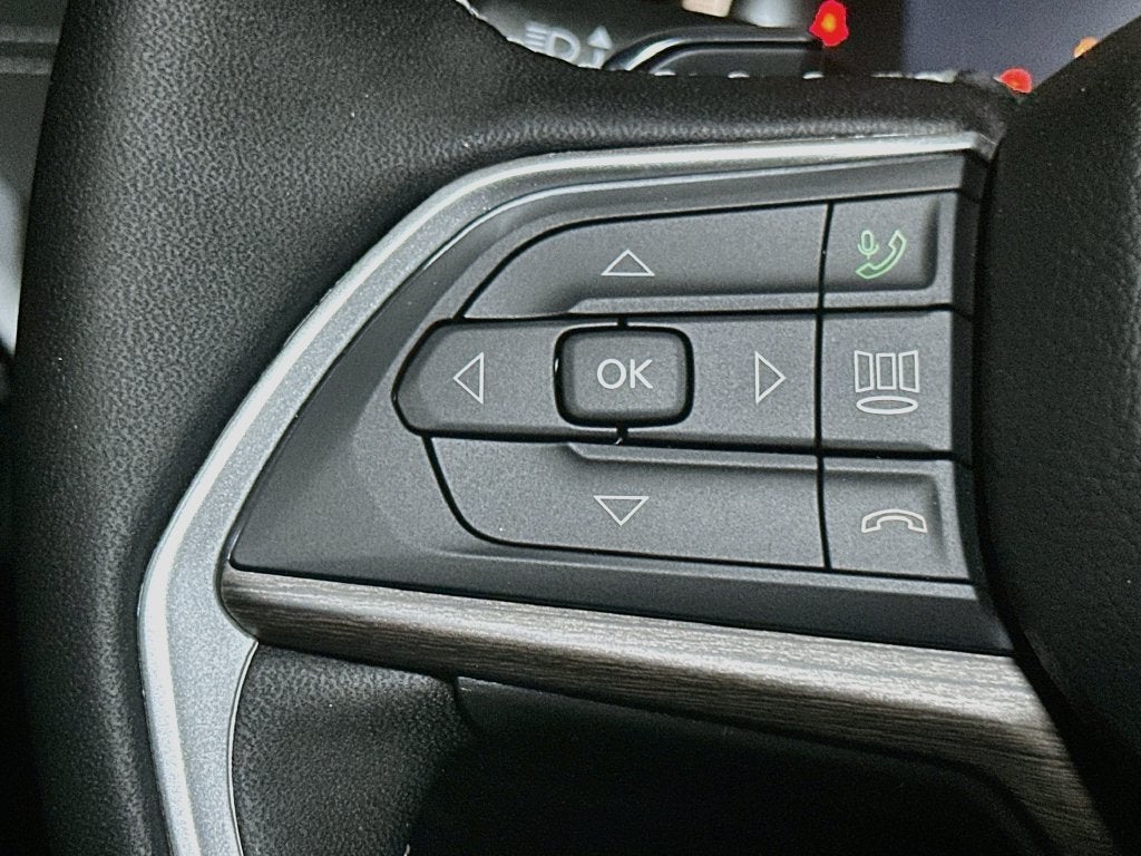 2027 Jeep Grand Cherokee Base