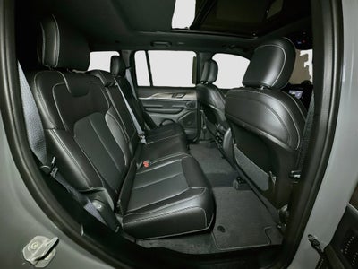 2027 Jeep Grand Cherokee Base