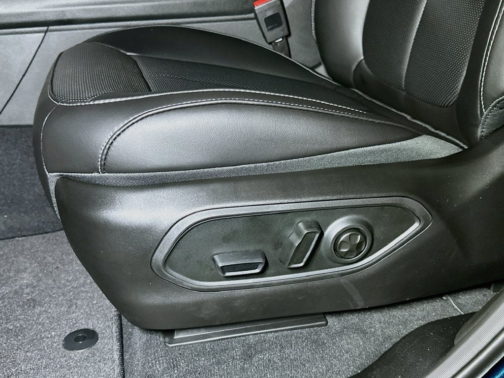2027 Jeep Grand Cherokee Base