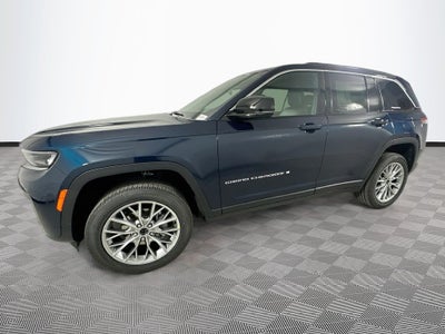 2027 Jeep Grand Cherokee Base