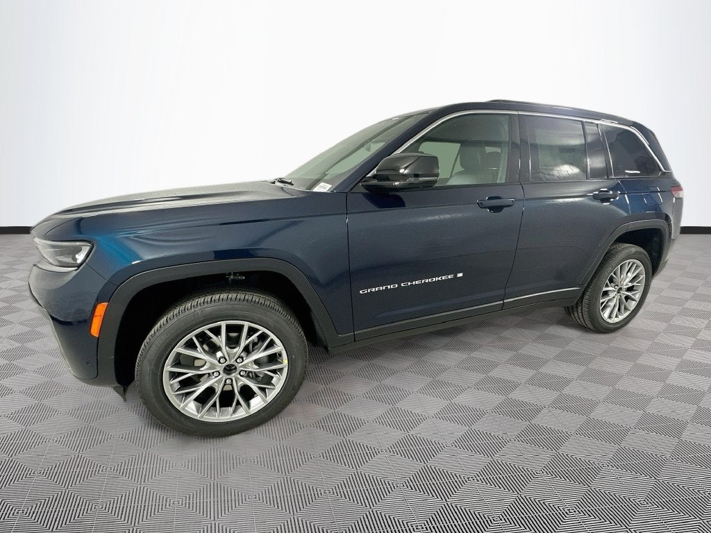 2027 Jeep Grand Cherokee Base