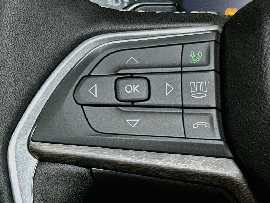 2027 Jeep Grand Cherokee Base