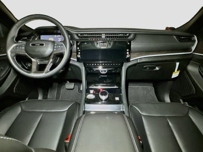 2027 Jeep Grand Cherokee Base