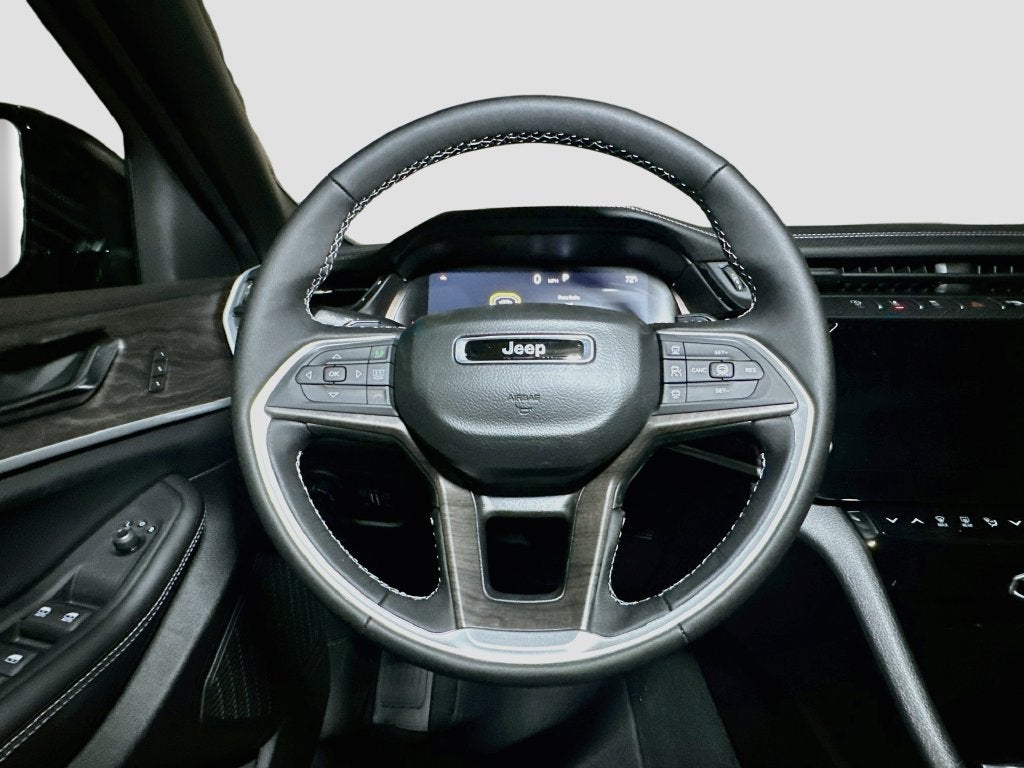 2027 Jeep Grand Cherokee Base