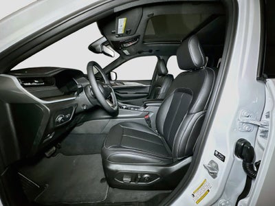 2027 Jeep Grand Cherokee Base