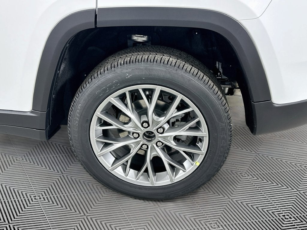 2027 Jeep Grand Cherokee Base