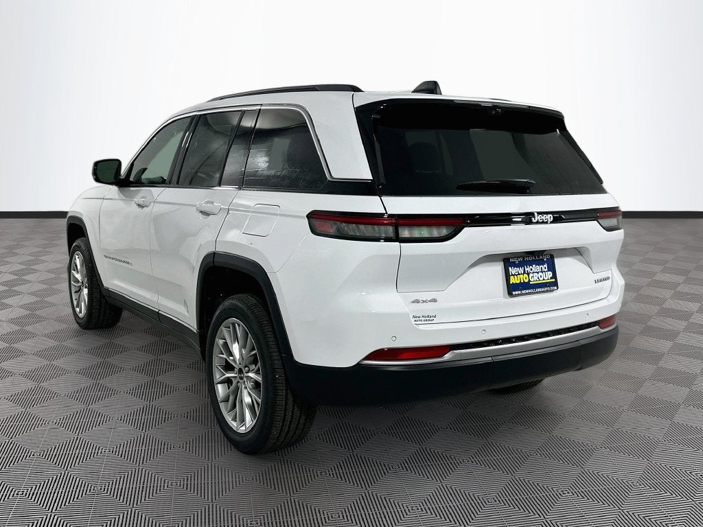 2027 Jeep Grand Cherokee Base