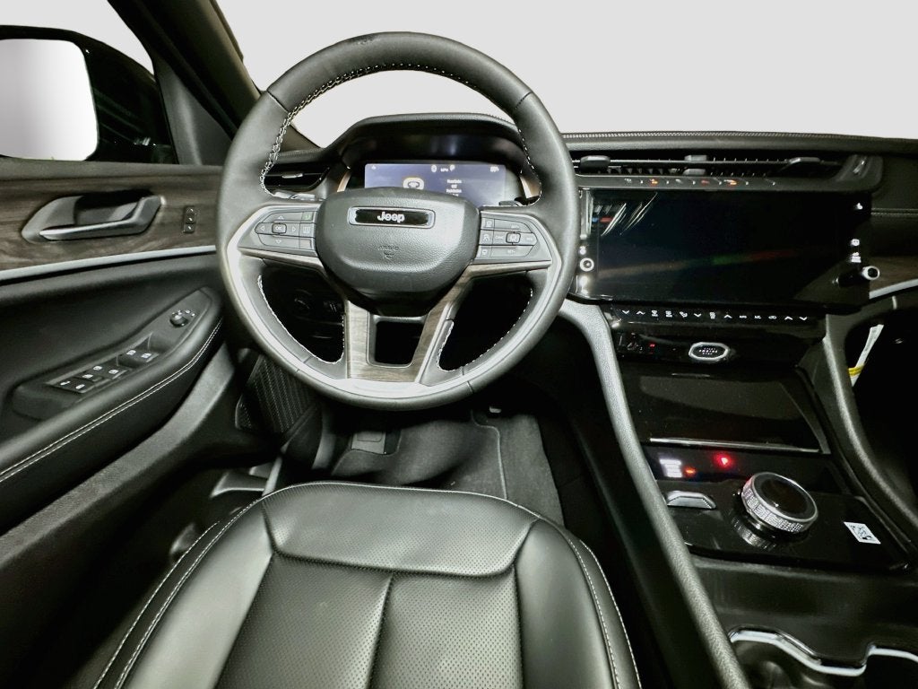 2027 Jeep Grand Cherokee Base