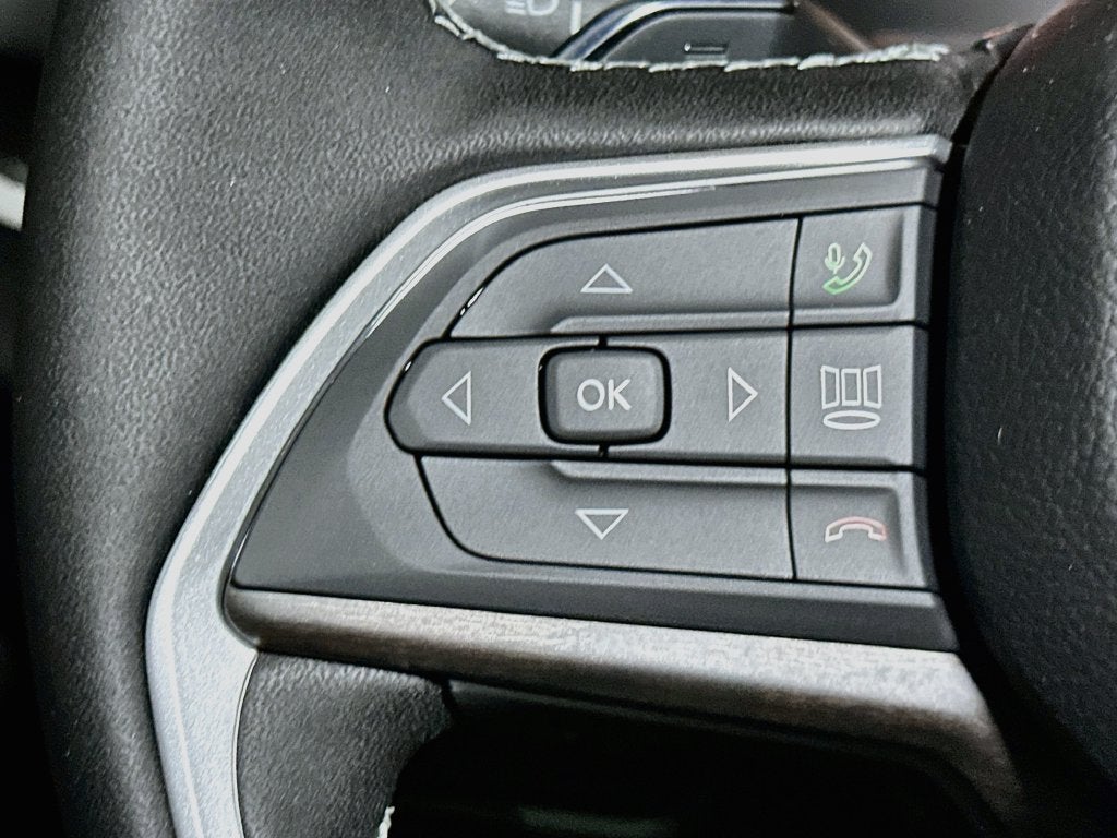 2027 Jeep Grand Cherokee Base