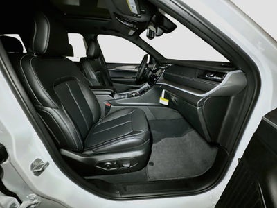 2027 Jeep Grand Cherokee Base