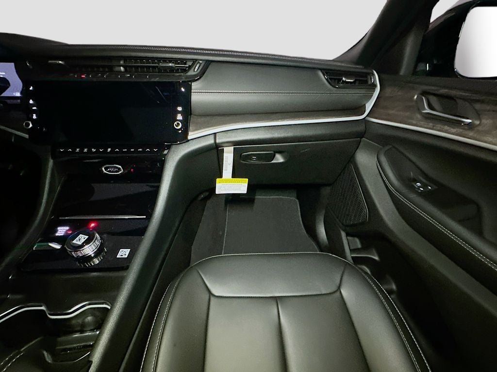 2026 Jeep Grand Cherokee Base
