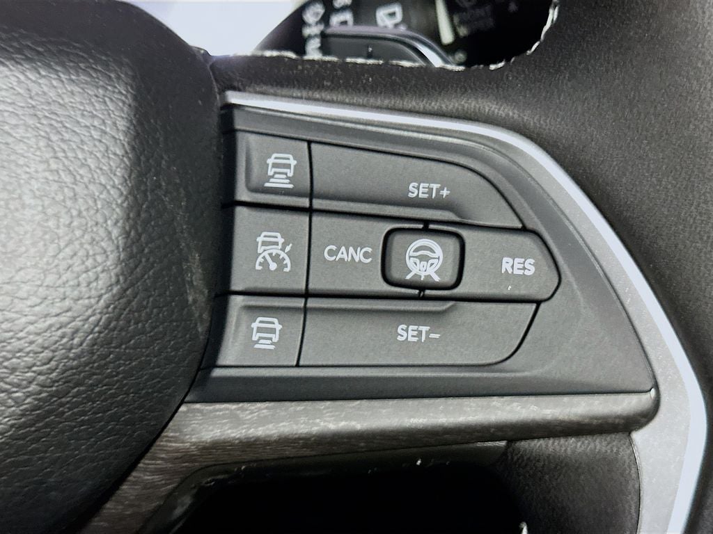 2026 Jeep Grand Cherokee Base