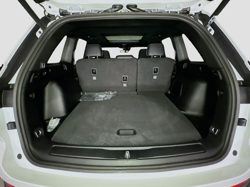 2026 Jeep Grand Cherokee Base