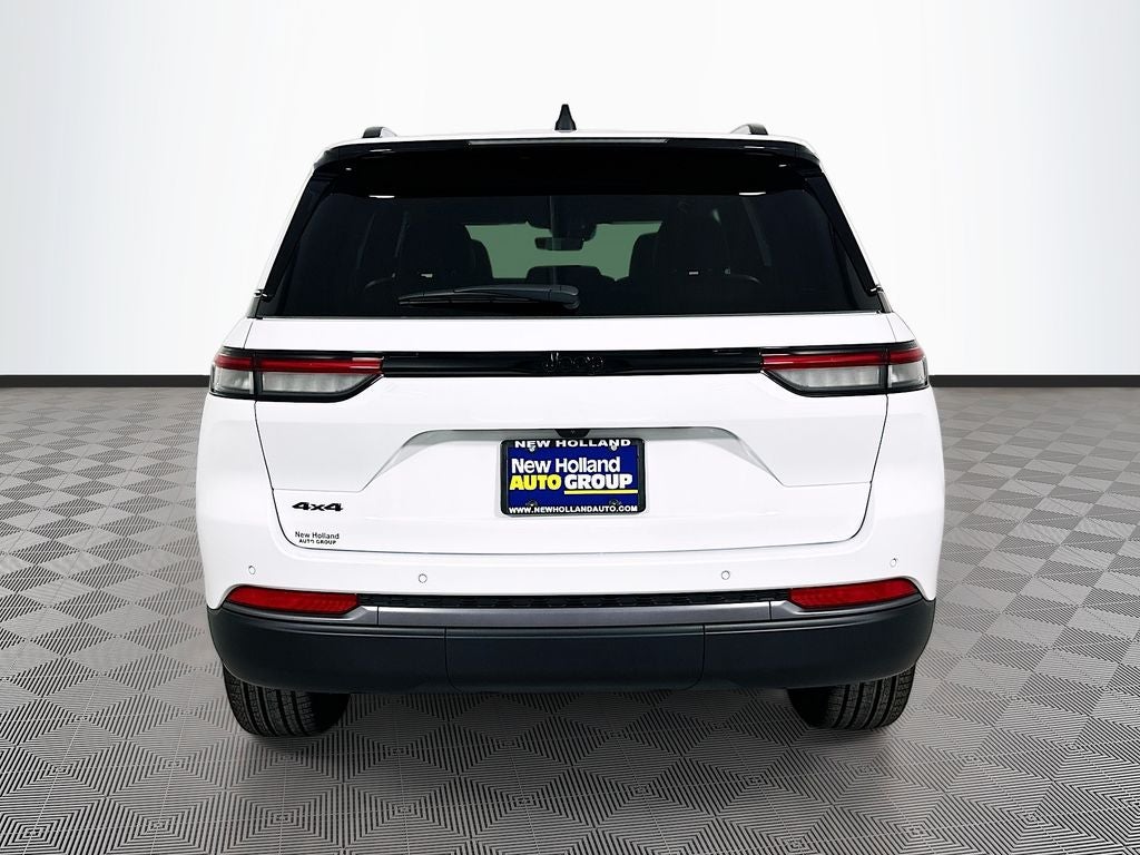 2026 Jeep Grand Cherokee Base