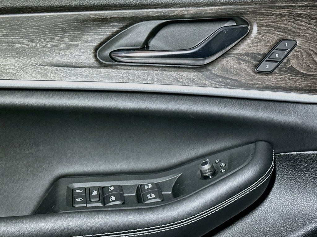 2027 Jeep Grand Cherokee Base