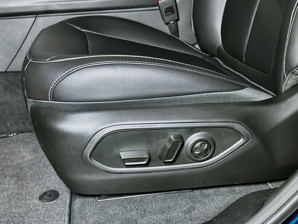 2027 Jeep Grand Cherokee Base