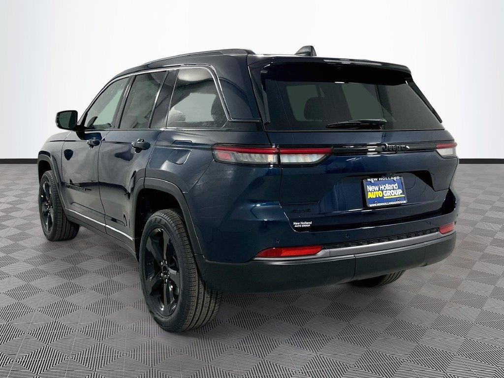 2027 Jeep Grand Cherokee Base