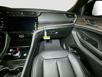 2027 Jeep Grand Cherokee Base