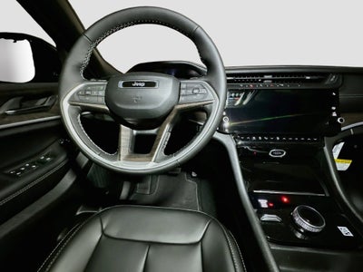 2027 Jeep Grand Cherokee Base
