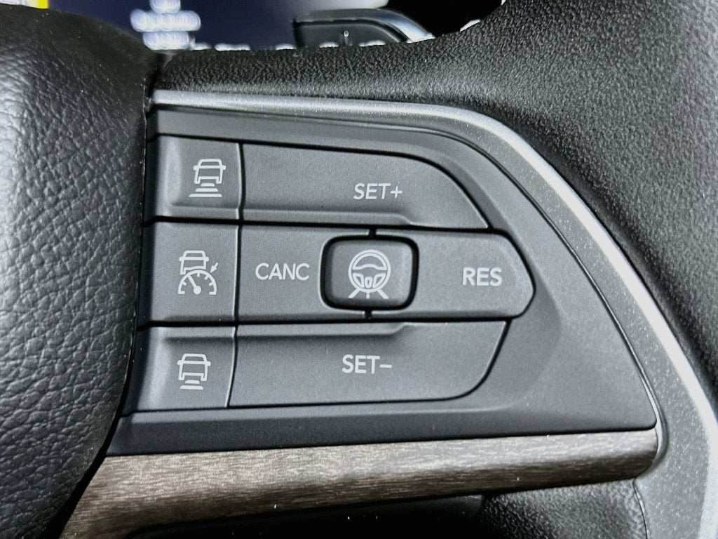2027 Jeep Grand Cherokee Base