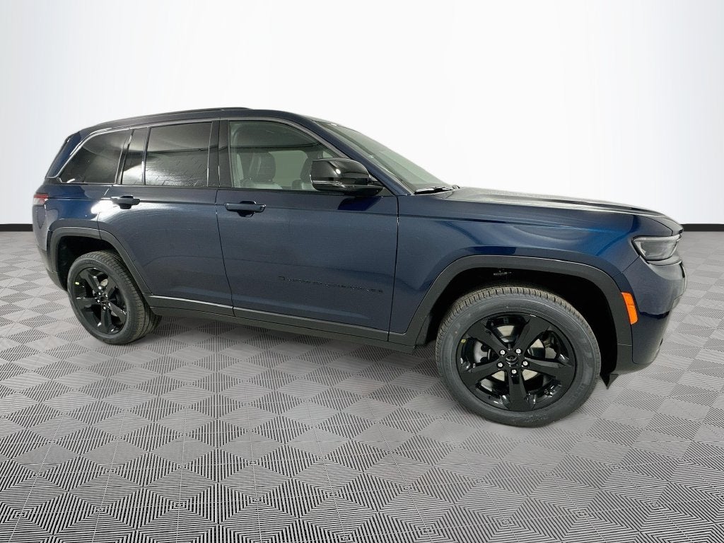 2027 Jeep Grand Cherokee Base