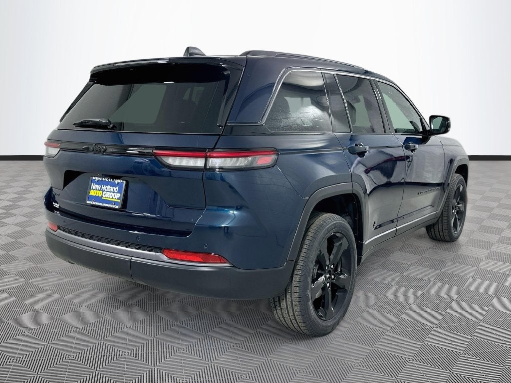 2027 Jeep Grand Cherokee Base