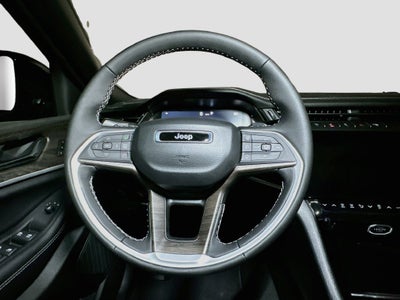 2027 Jeep Grand Cherokee Base