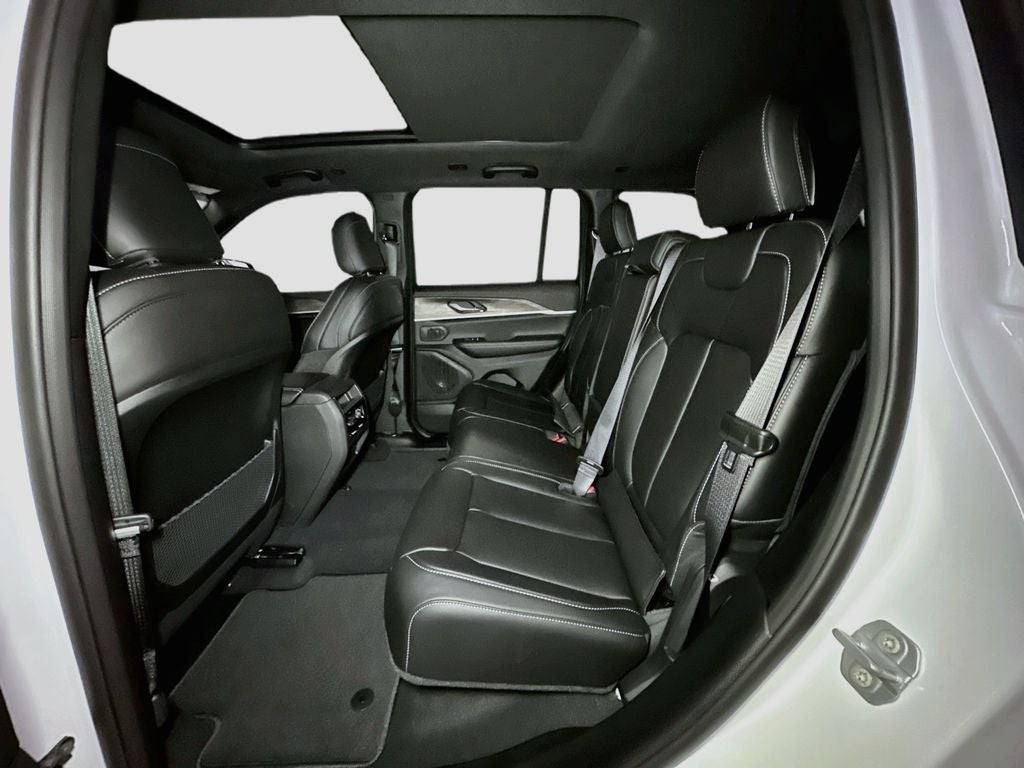 2026 Jeep Grand Cherokee Base