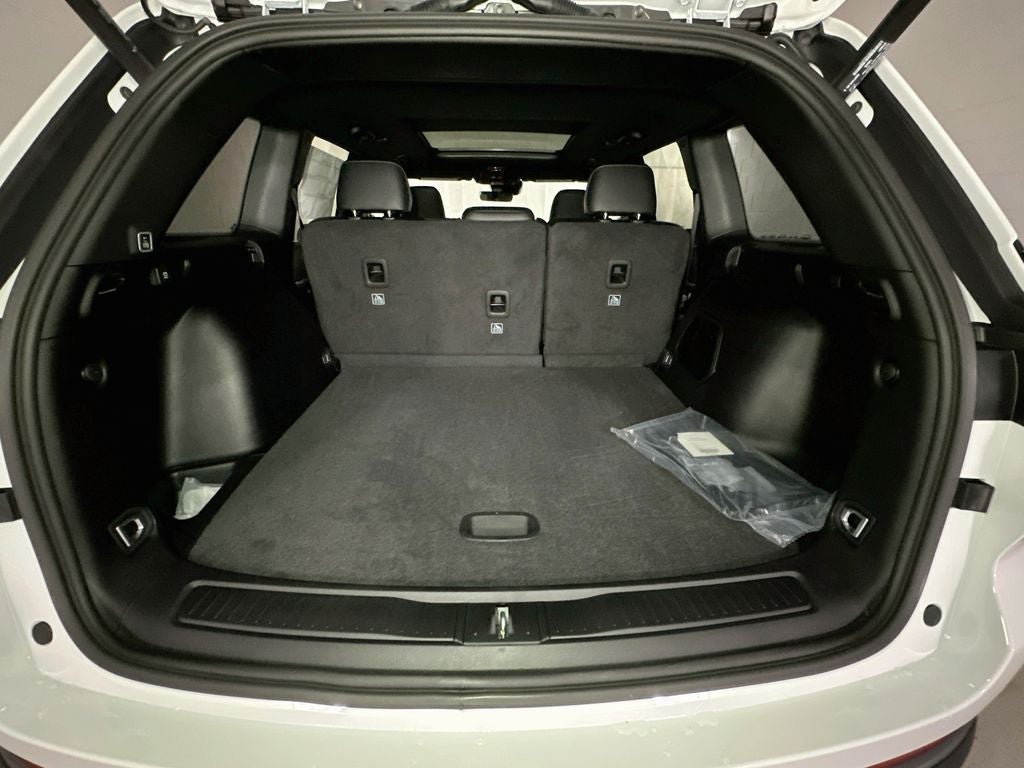 2026 Jeep Grand Cherokee Base