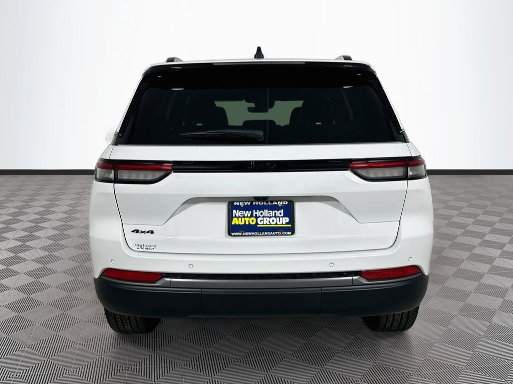 2026 Jeep Grand Cherokee Base