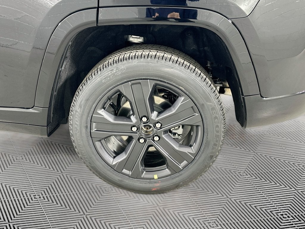 2027 Jeep Grand Cherokee Base