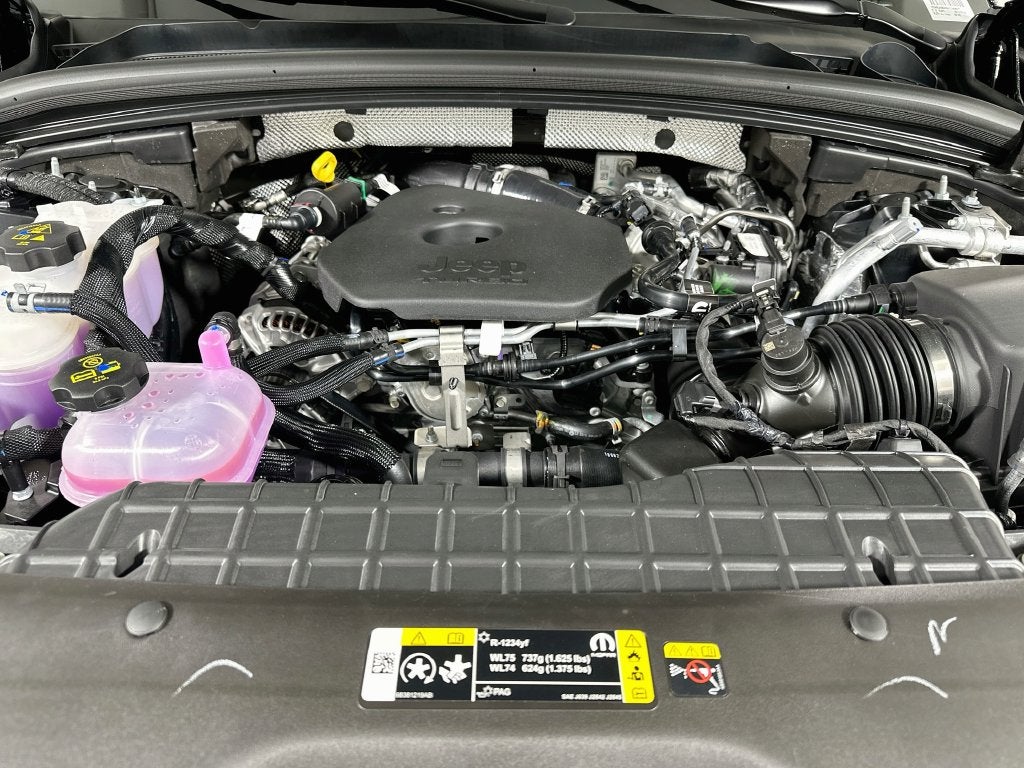 2027 Jeep Grand Cherokee Base