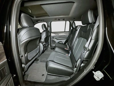 2027 Jeep Grand Cherokee Base
