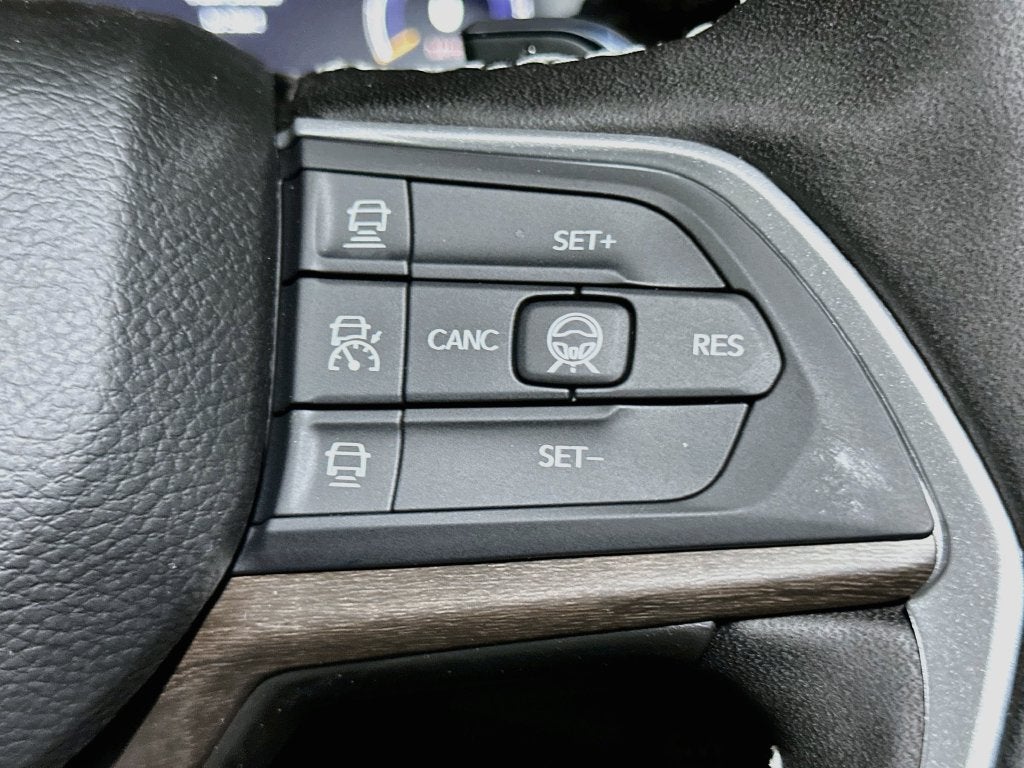 2027 Jeep Grand Cherokee Base
