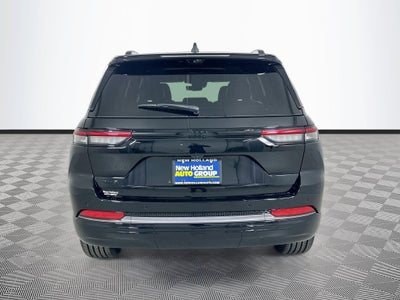 2027 Jeep Grand Cherokee Base