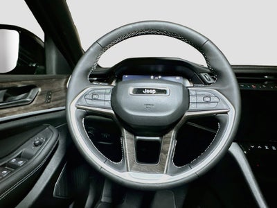 2027 Jeep Grand Cherokee Base