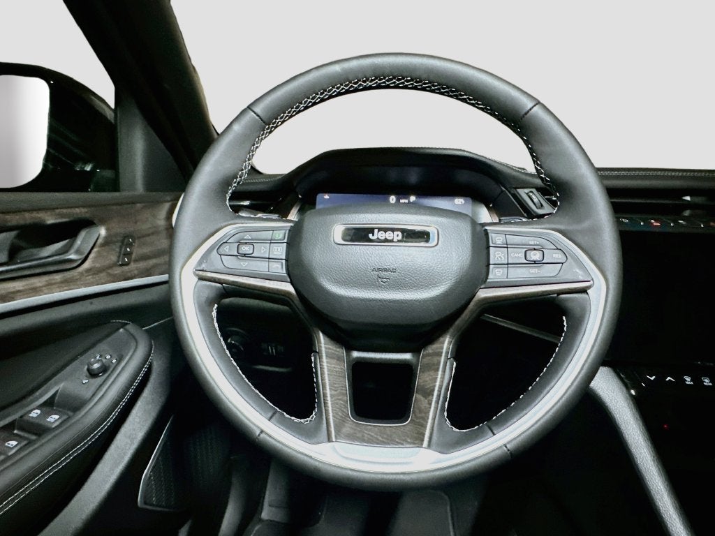 2027 Jeep Grand Cherokee Base