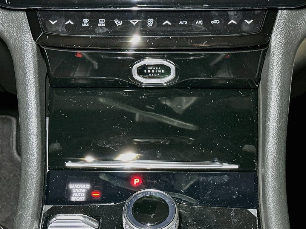 2027 Jeep Grand Cherokee Base